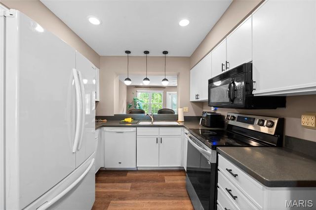 11980 Autumn Lakes Drive, Maryland Heights, MO 63043