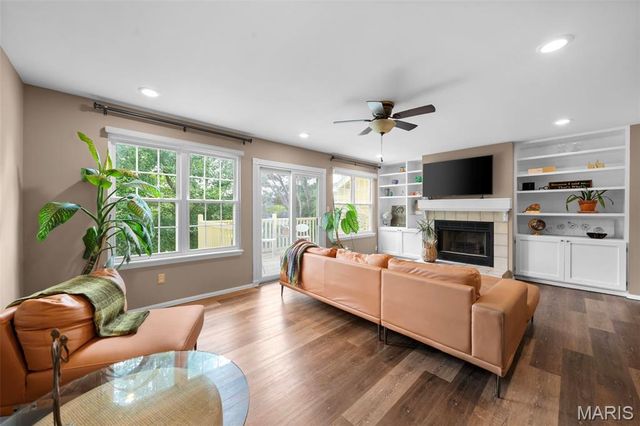 11980 Autumn Lakes Drive, Maryland Heights, MO 63043