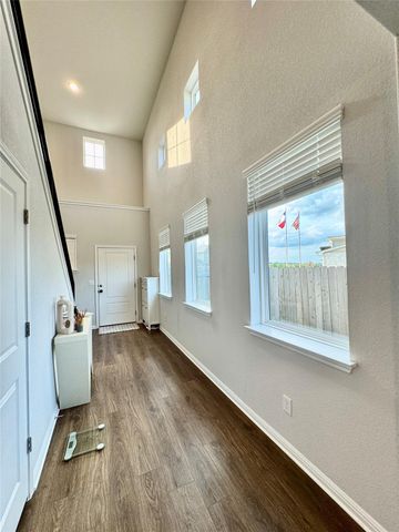 6554 Marsh LN, Buda, TX 78610