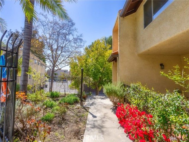 9531 Via Ricardo, Sun Valley (los Angeles), CA 91504