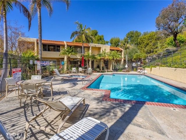 9531 Via Ricardo, Sun Valley (los Angeles), CA 91504