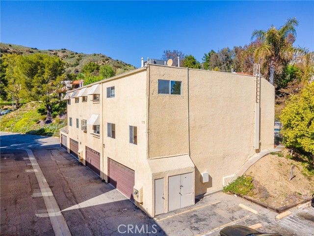 9531 Via Ricardo, Sun Valley (los Angeles), CA 91504