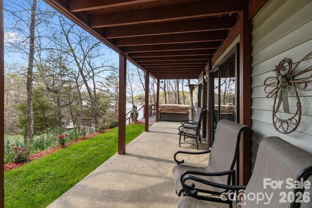 9067 Tulagi Court, Fort Mill, SC 29708