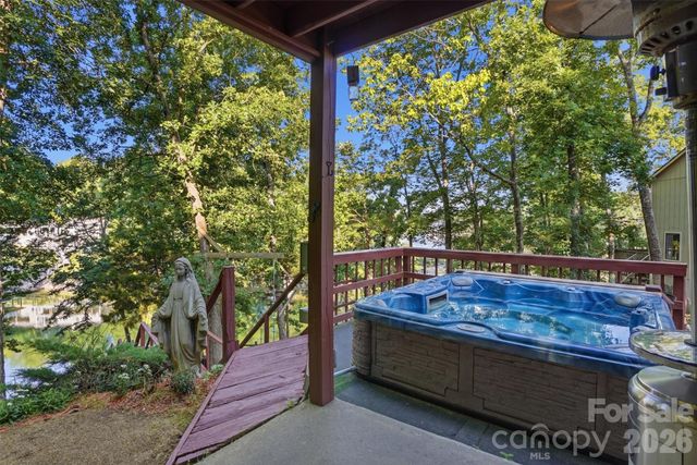 9067 Tulagi Court, Fort Mill, SC 29708