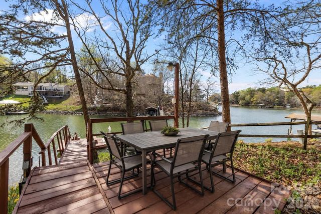 9067 Tulagi Court, Fort Mill, SC 29708