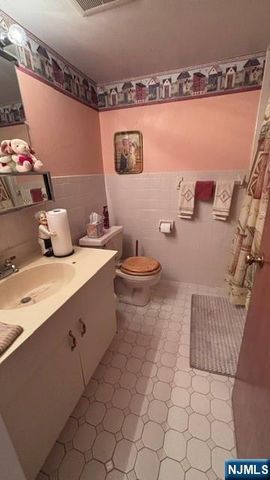 560 Cross Street 217, Harrison, NJ 07029