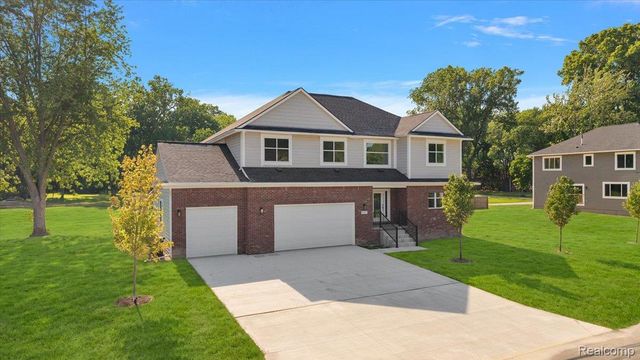 47515 Vanker Avenue, Shelby Charter Township, MI 48317