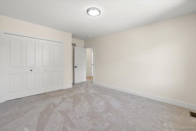 47515 Vanker Avenue, Shelby Charter Township, MI 48317