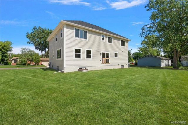 47515 Vanker Avenue, Shelby Charter Township, MI 48317