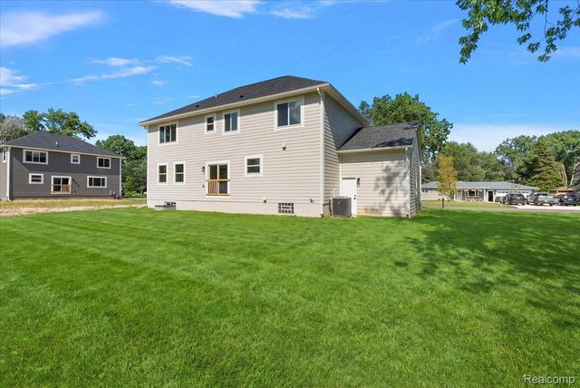 47515 Vanker Avenue, Shelby Charter Township, MI 48317