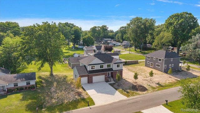 47515 Vanker Avenue, Shelby Charter Township, MI 48317