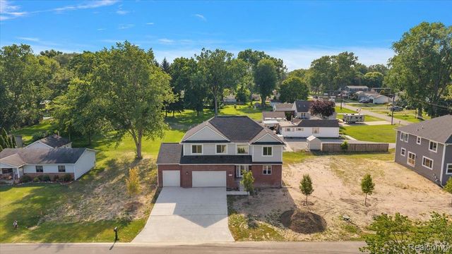 47515 Vanker Avenue, Shelby Charter Township, MI 48317