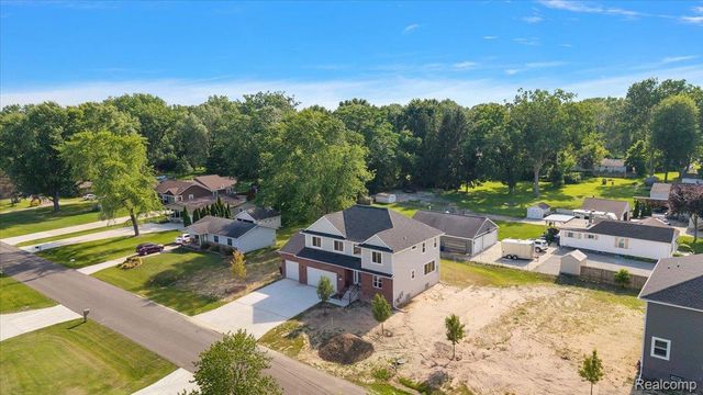47515 Vanker Avenue, Shelby Charter Township, MI 48317