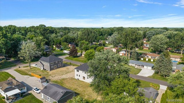 47515 Vanker Avenue, Shelby Charter Township, MI 48317
