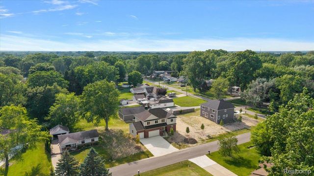 47515 Vanker Avenue, Shelby Charter Township, MI 48317