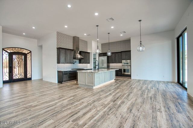 37433 N 15TH Avenue, Phoenix, AZ 85086