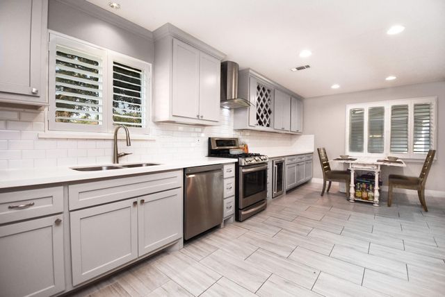 5330 Jackwood Street, Houston, TX 77096