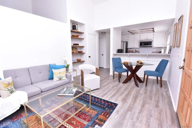 8356 Via Sonoma D, La Jolla, CA 92037