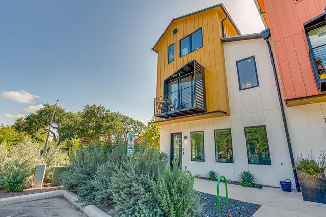 1905A Dutton DR, San Marcos, TX 78666