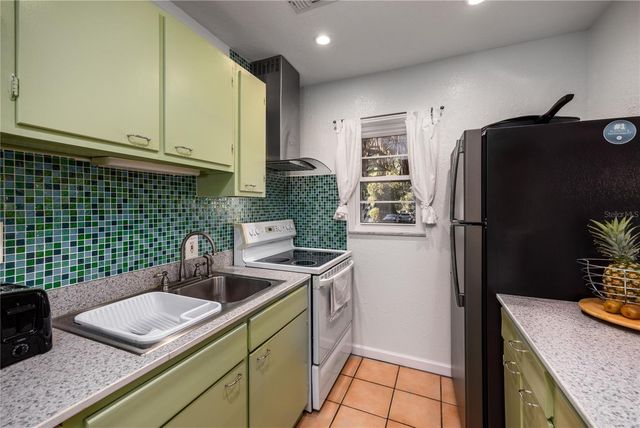 1522 SE 25TH STREET D, Ocala, FL 34471