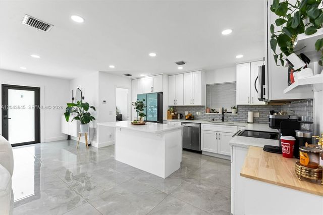 1120 SW 7th Ave, Deerfield Beach, FL 33441
