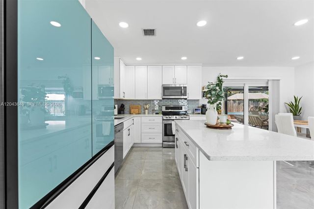 1120 SW 7th Ave, Deerfield Beach, FL 33441