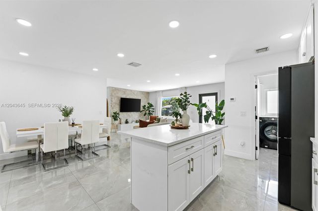 1120 SW 7th Ave, Deerfield Beach, FL 33441