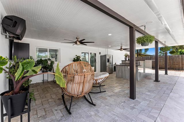 1120 SW 7th Ave, Deerfield Beach, FL 33441