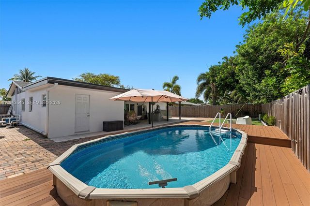 1120 SW 7th Ave, Deerfield Beach, FL 33441