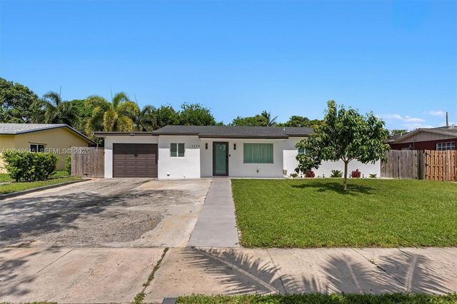 1120 SW 7th Ave, Deerfield Beach, FL 33441
