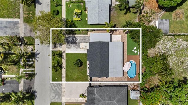 1120 SW 7th Ave, Deerfield Beach, FL 33441