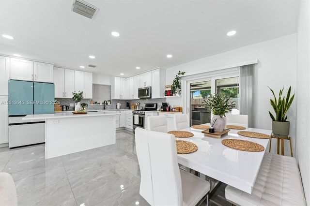 1120 SW 7th Ave, Deerfield Beach, FL 33441