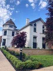 61 Johnson Park 2, Buffalo, NY 14201