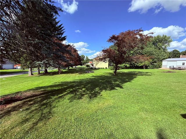 120 Clarksen Dr, Union Twp, PA 16101