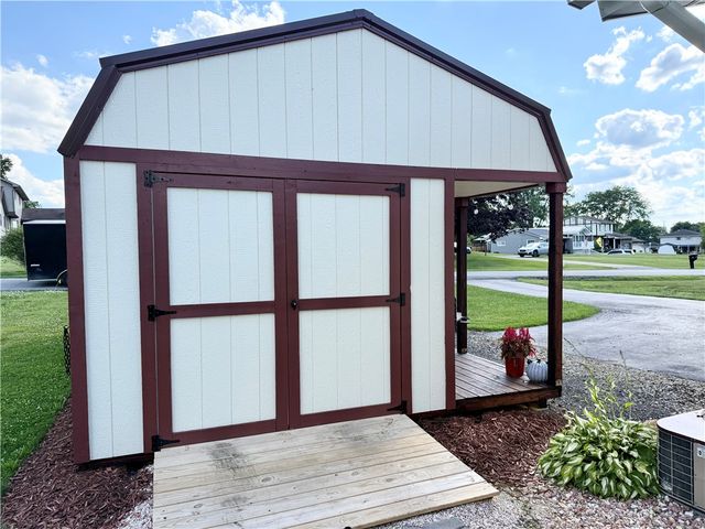 120 Clarksen Dr, Union Twp, PA 16101