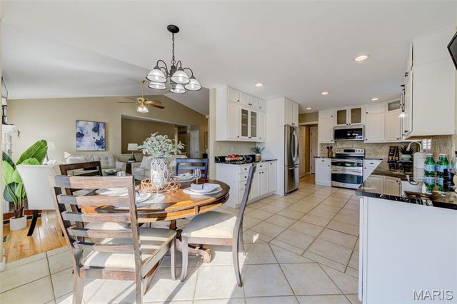 5152 Kings Park Drive, St Louis, MO 63129