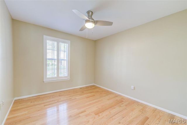 5152 Kings Park Drive, St Louis, MO 63129
