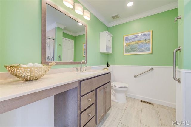 5152 Kings Park Drive, St Louis, MO 63129