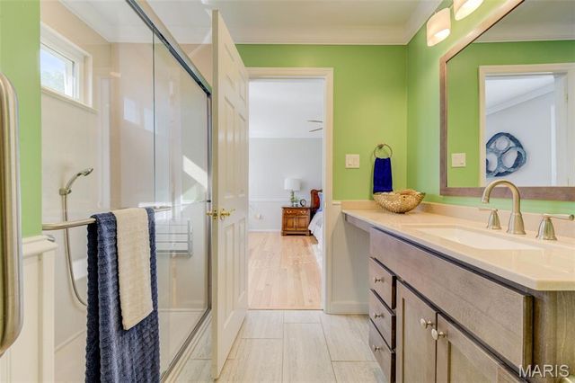 5152 Kings Park Drive, St Louis, MO 63129