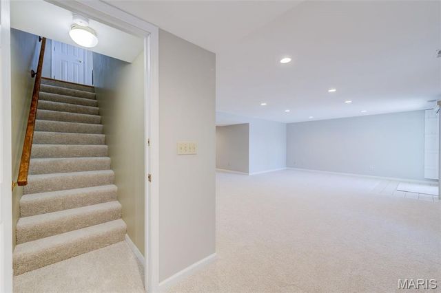 5152 Kings Park Drive, St Louis, MO 63129
