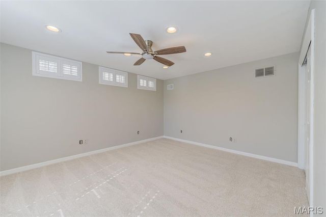 5152 Kings Park Drive, St Louis, MO 63129