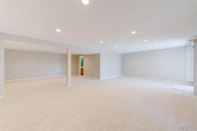 5152 Kings Park Drive, St Louis, MO 63129