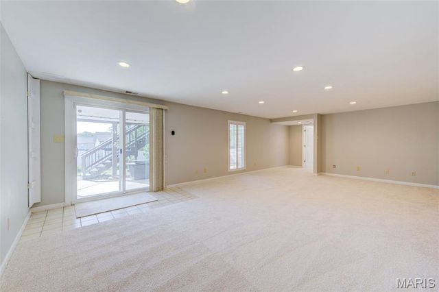 5152 Kings Park Drive, St Louis, MO 63129
