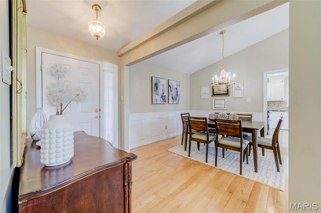 5152 Kings Park Drive, St Louis, MO 63129