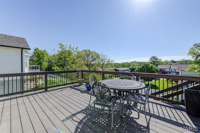 5152 Kings Park Drive, St Louis, MO 63129