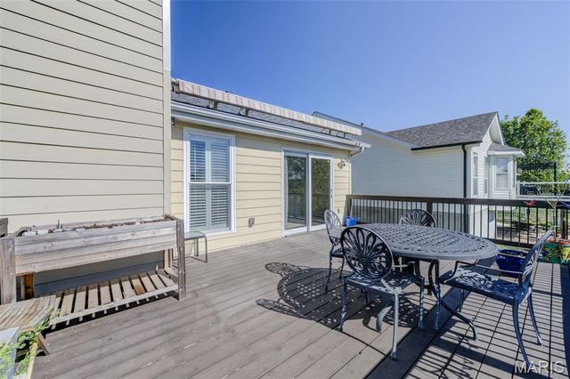 5152 Kings Park Drive, St Louis, MO 63129