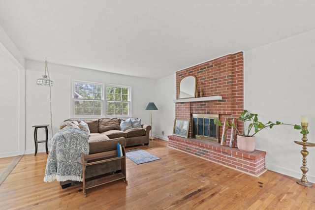 608 W BRIARWOOD LN, Columbia, MO 65203