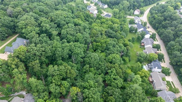 700 Old Kiefer Creek Road, Ballwin, MO 63021