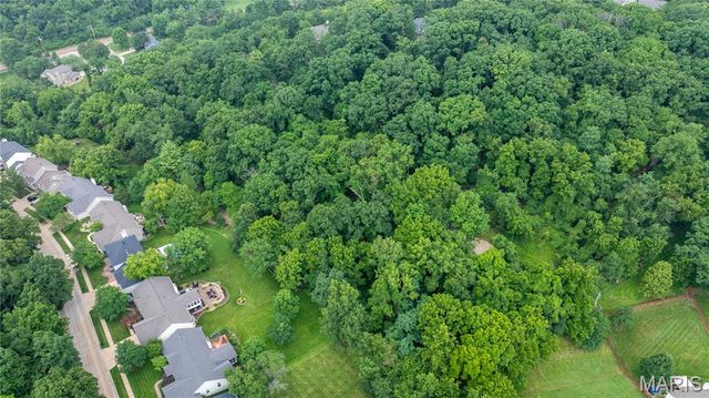 700 Old Kiefer Creek Road, Ballwin, MO 63021