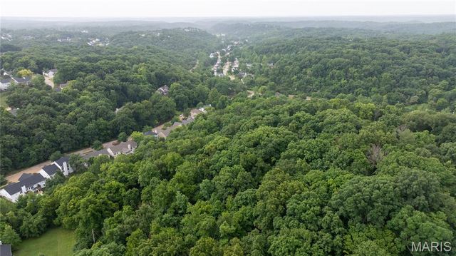 700 Old Kiefer Creek Road, Ballwin, MO 63021